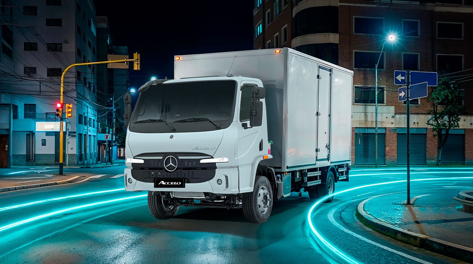 Mercedes-Benz Accelo de noche